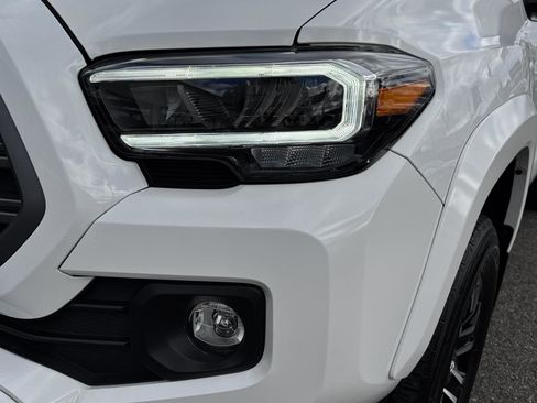 Used 2023 Toyota Tacoma TRD Sport image 12