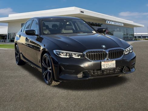 Certified 2022 BMW 330i Sedan w/ Driving Assistance Package image 2