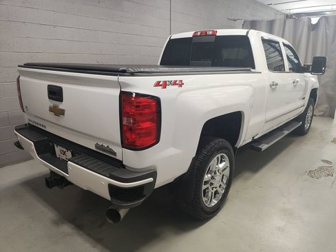 Used 2019 Chevrolet Silverado 2500 High Country w/ Duramax Plus Package AWD/4WD image 2
