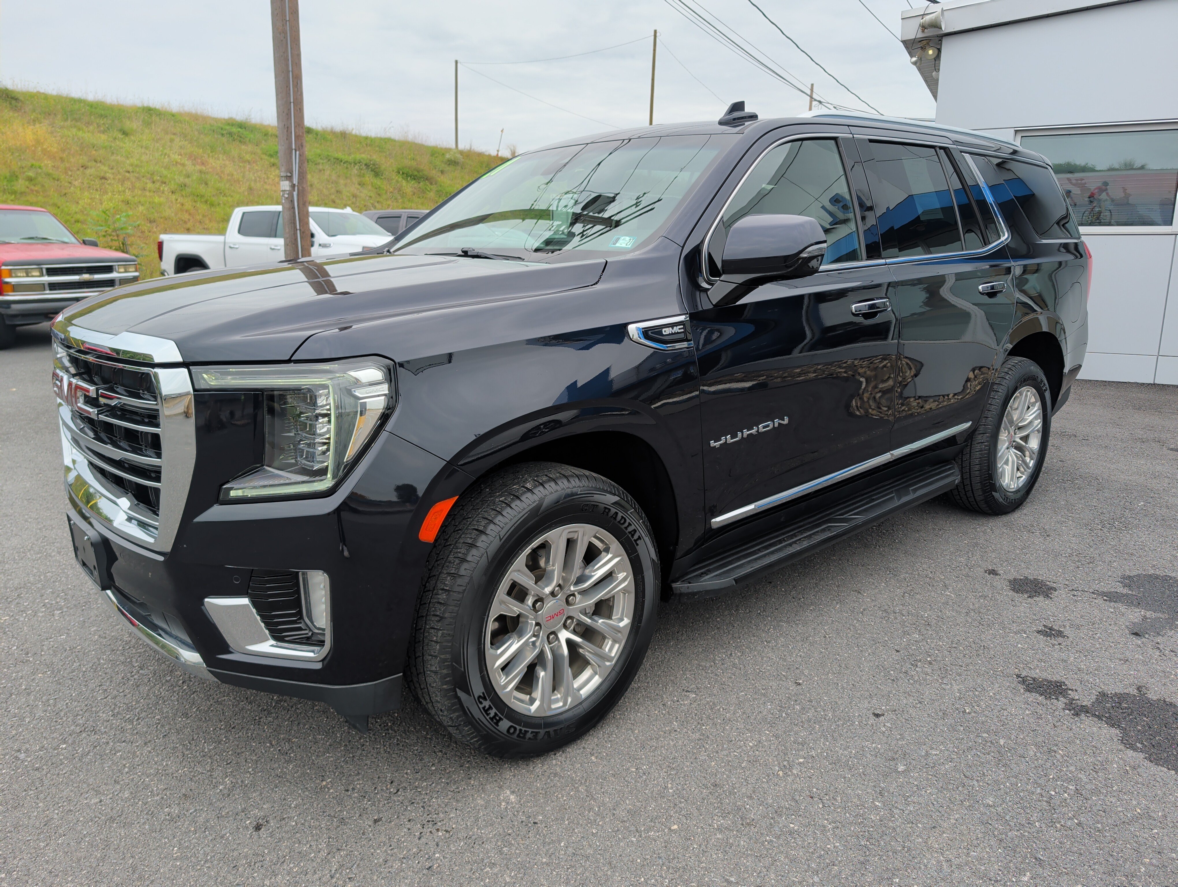Used 2021 GMC Yukon SLT w/ SLT Luxury Plus Package AWD/4WD image 7