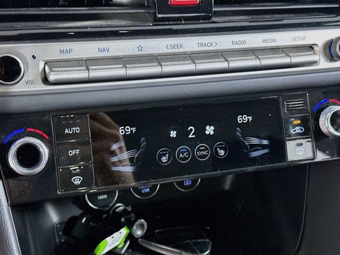 Used 2025 Genesis G70 2.5T RWD image 24