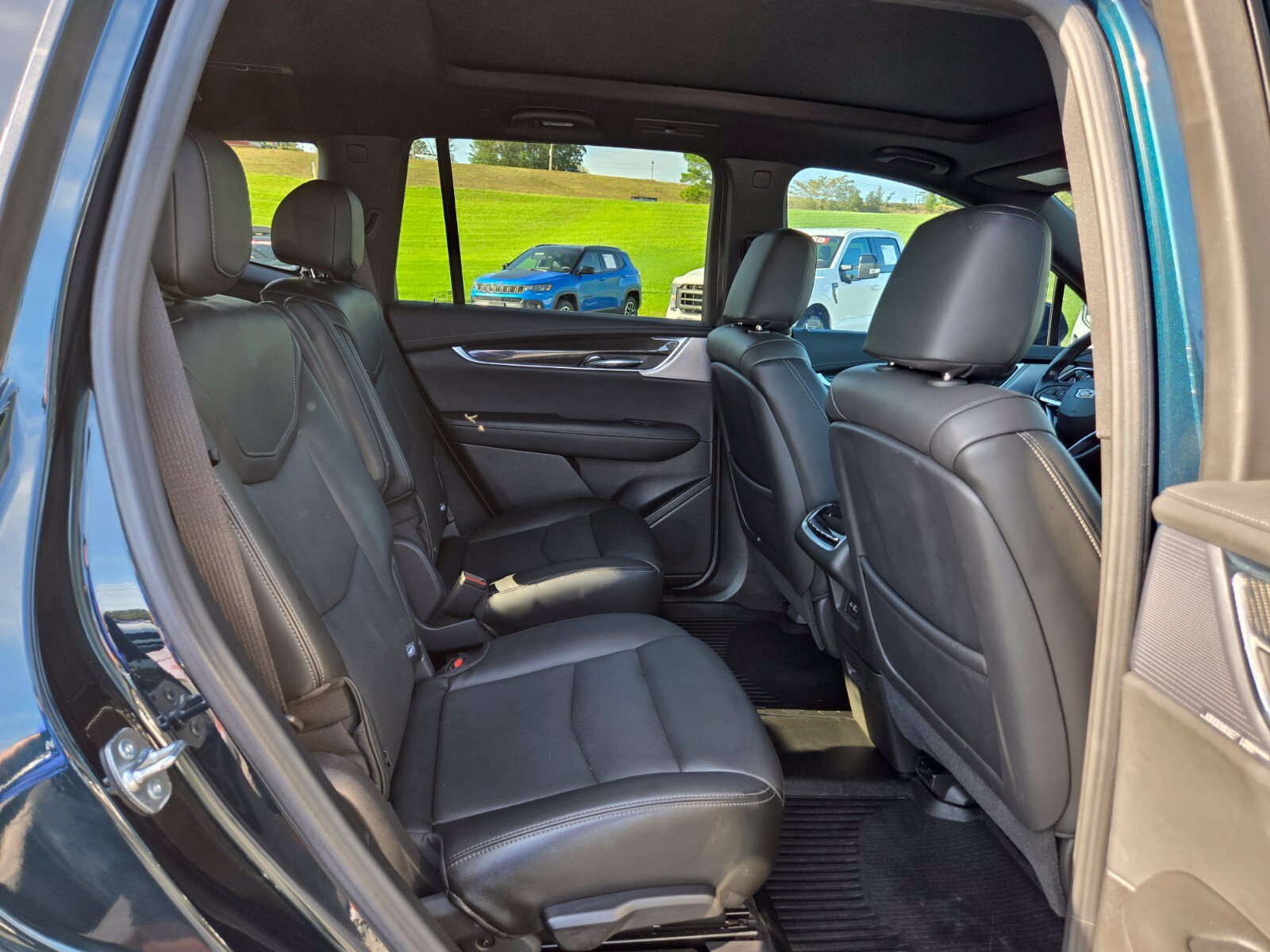 Used 2024 Cadillac XT6 Sport w/ Technology Package AWD/4WD image 20