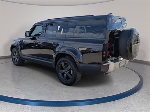 Used 2025 Land Rover Defender 130 S image 3