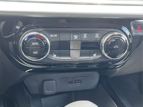 New 2026 Chevrolet Trax LT w/ LT Convenience Package FWD image 36