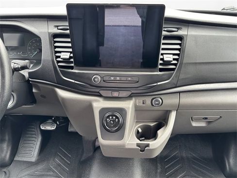 Used 2022 Ford E-Transit Medium Roof image 11