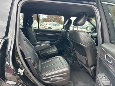 Used 2024 Jeep Grand Cherokee L Limited image 45