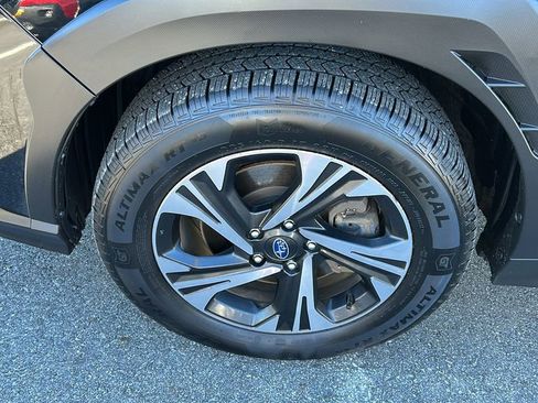 Certified 2024 Subaru Crosstrek 2.0i Premium image 5