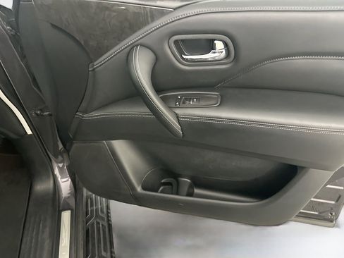 Used 2024 INFINITI QX80 Luxe image 34