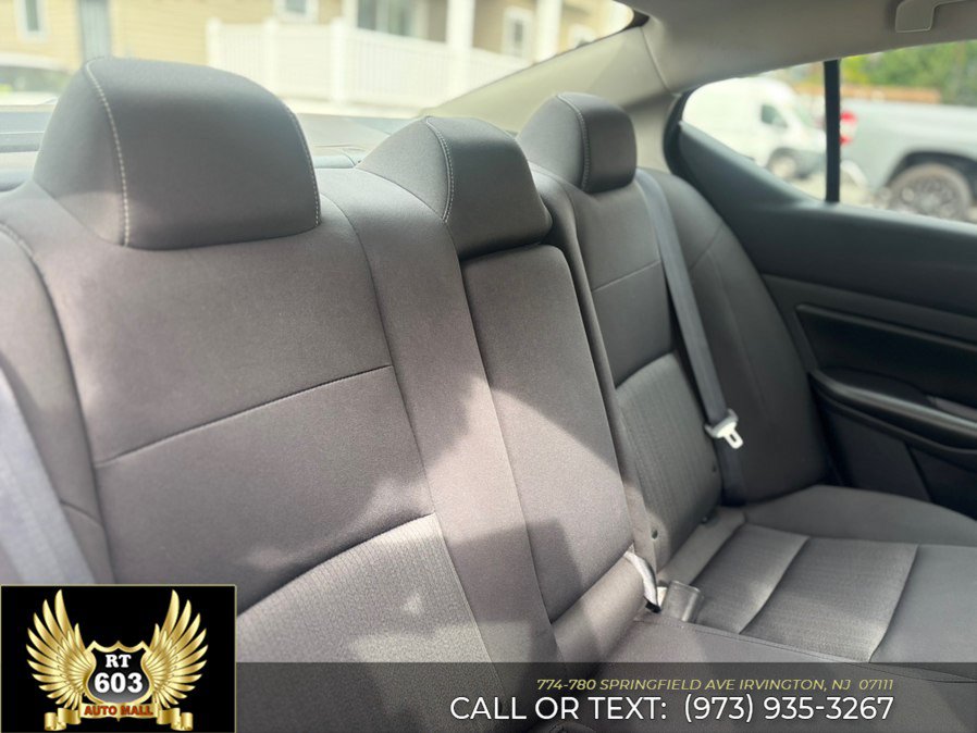 Used 2022 Nissan Altima 2.5 SV FWD image 11
