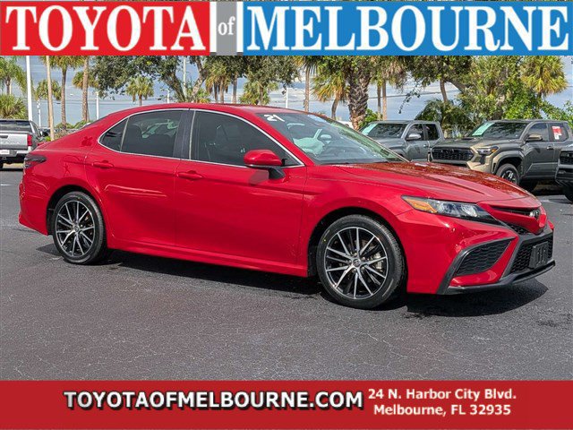 Used 2021 Toyota Camry SE FWD image 1
