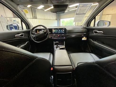 Used 2026 Kia Sportage EX FWD image 18