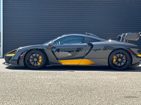 Used 2019 McLaren Senna RWD image 2