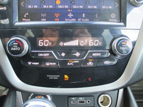 Used 2023 Nissan Murano SV w/ SV Midnight Edition Package AWD/4WD image 18