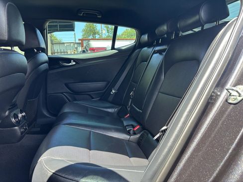 Used 2021 Kia Stinger GT-Line image 33