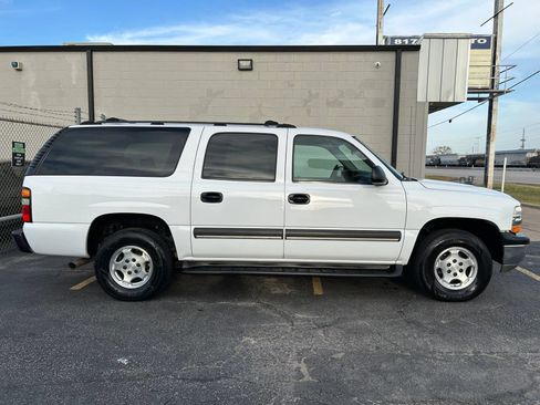 Used 2004 Chevrolet Suburban LS w/ Cargo Package RWD image 4