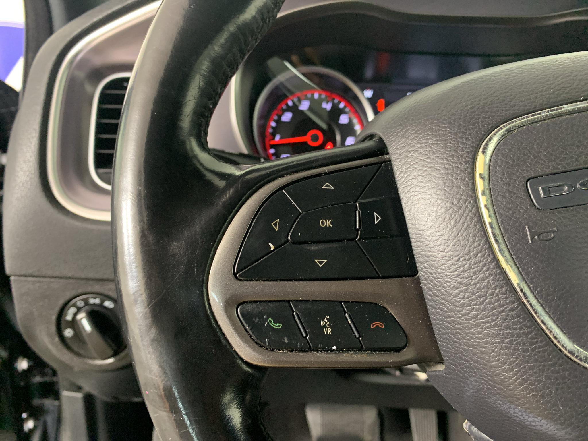 Used 2020 Dodge Charger SXT w/ Leather Interior Group RWD image 17