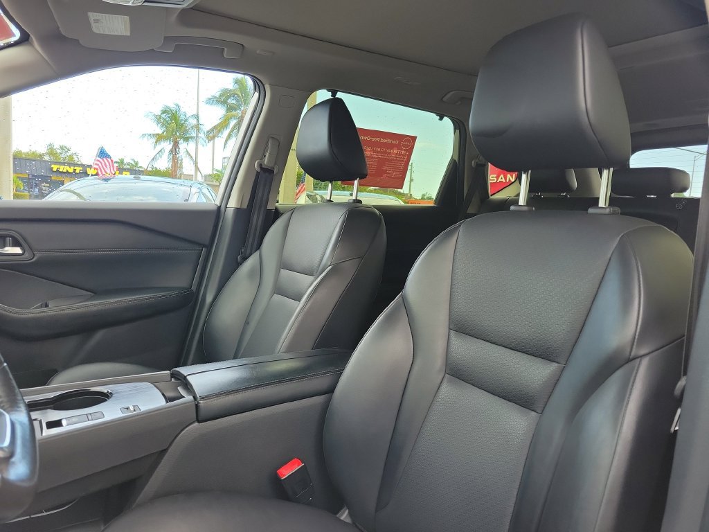 Certified 2024 Nissan Rogue SV w/ SV Premium Package FWD image 28