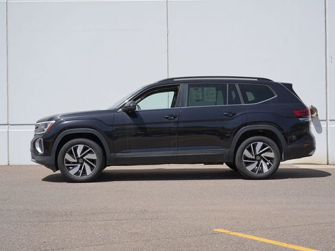 Used 2025 Volkswagen Atlas SE AWD/4WD image 6
