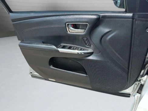 Used 2013 Toyota Avalon XLE image 24