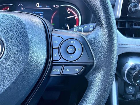 Used 2025 Toyota RAV4 XLE image 24