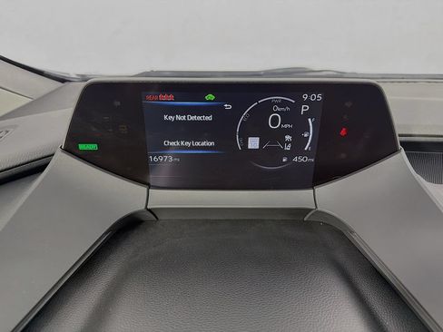 Used 2025 Toyota Prius LE FWD image 19