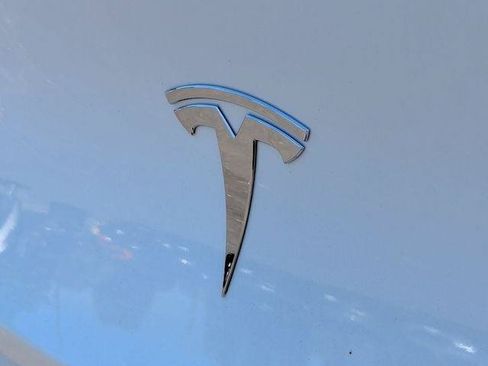 Used 2023 Tesla Model Y Long Range AWD/4WD image 28