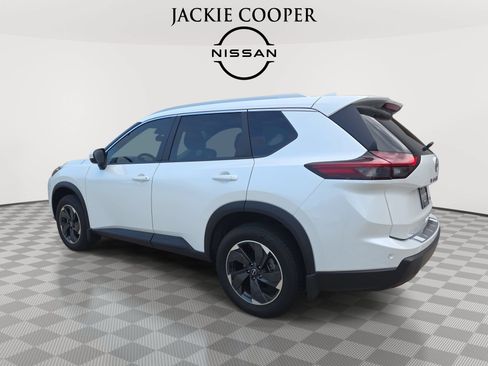 Used 2024 Nissan Rogue SV w/ SV Premium Package AWD/4WD image 7