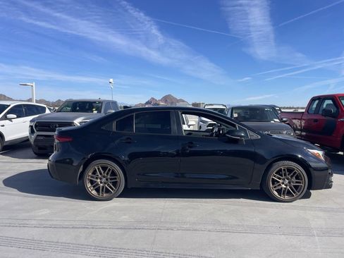 Used 2024 Toyota Corolla SE Nightshade image 3