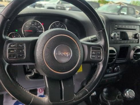 Used 2017 Jeep Wrangler Sport w/ Mopar Black Appearance Group AWD/4WD image 19