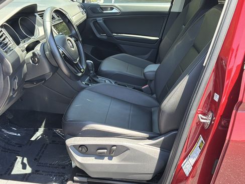 Used 2019 Volkswagen Tiguan SE FWD image 9