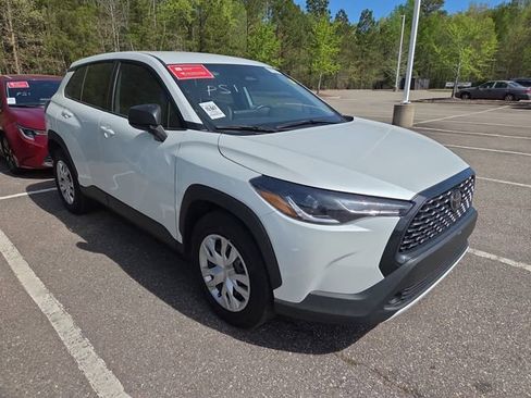Used 2025 Toyota Corolla Cross L image 1