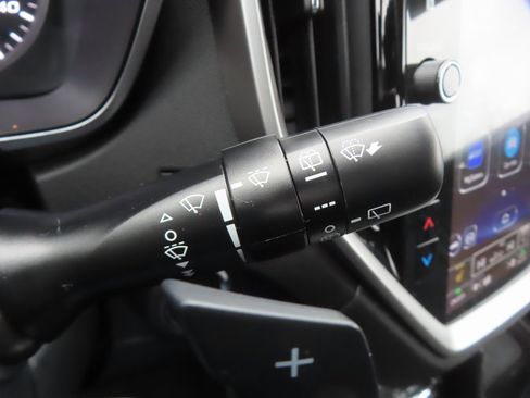 Used 2024 Subaru Ascent Premium w/ Convenience Package image 21