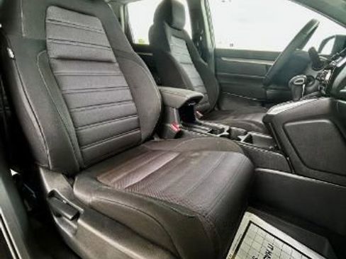 Used 2018 Honda CR-V LX image 9