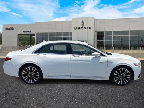 Used 2020 Lincoln Continental w/ Premium Package FWD image 2