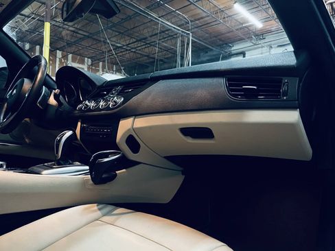 Used 2015 BMW Z4 sDrive28i RWD image 21