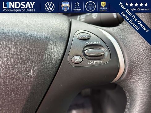 Used 2014 Nissan Pathfinder SV image 23