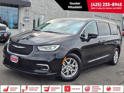 Used 2023 Chrysler Pacifica Touring-L