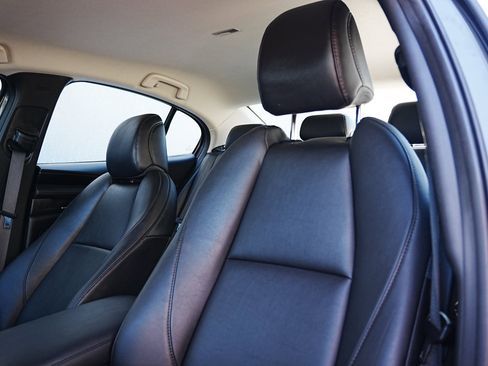 Used 2020 MAZDA MAZDA3 Sedan w/ Preferred Package image 10