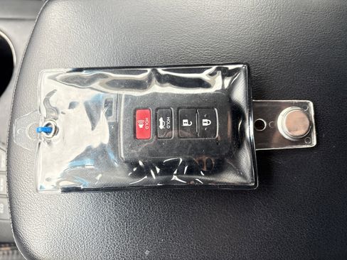 Used 2014 Toyota Avalon XLE Touring image 36