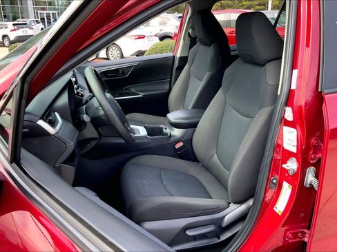 Used 2024 Toyota RAV4 LE AWD/4WD image 13