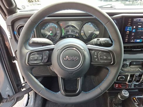 Used 2024 Jeep Wrangler Unlimited Rubicon 4xe image 17