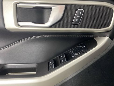 Used 2023 Ford Explorer XLT w/ Equipment Group 202A AWD/4WD image 23
