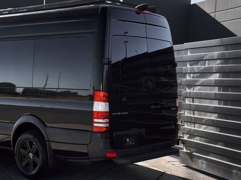 Used 2018 Mercedes-Benz Sprinter 2500 image 8