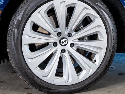 Used 2021 Bentley Bentayga image 10