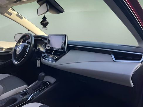 Used 2021 Toyota Corolla LE image 21