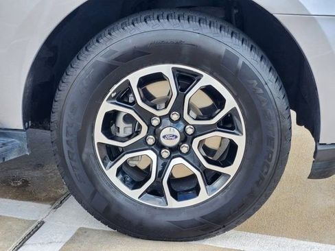 Used 2024 Ford Expedition XLT image 10