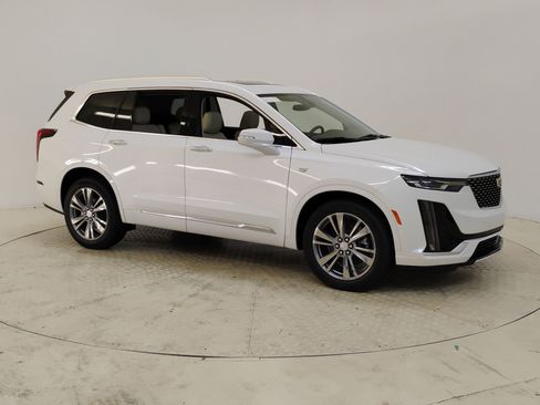 New 2025 Cadillac XT6 Premium Luxury w/ LPO, Floor Liner Package image 5