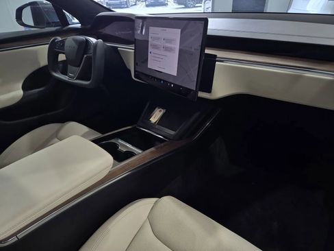 Used 2022 Tesla Model S image 5