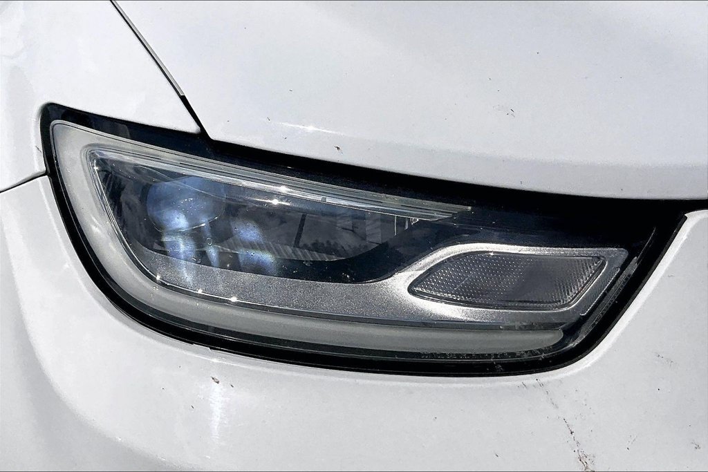 Used 2025 Chrysler Pacifica Select FWD image 24