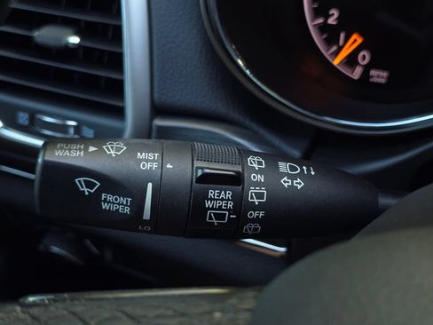 Used 2020 Jeep Grand Cherokee Limited w/ Premium Lighting Group RWD image 32
